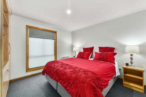 City Four Apartment - Tourism Hervey Bay 3
