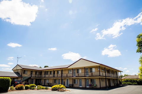 Lilac City Motor Inn & Steakhouse - Hervey Bay Accommodation 0