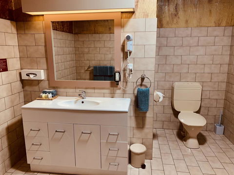 Desert Cave Hotel - Hervey Bay Accommodation 9