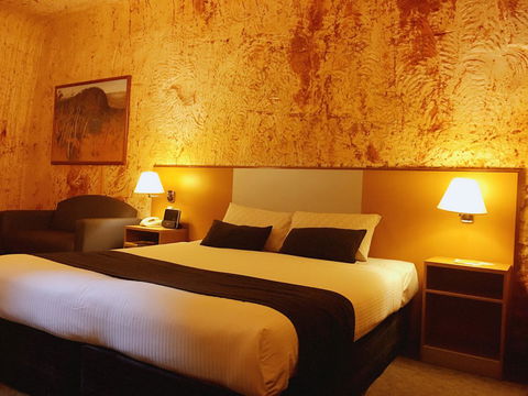 Desert Cave Hotel - Hervey Bay Accommodation 37