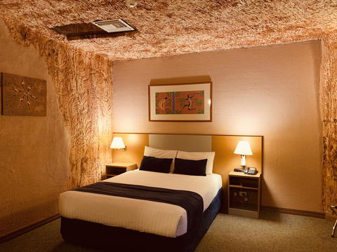 Desert Cave Hotel - Hervey Bay Accommodation 12