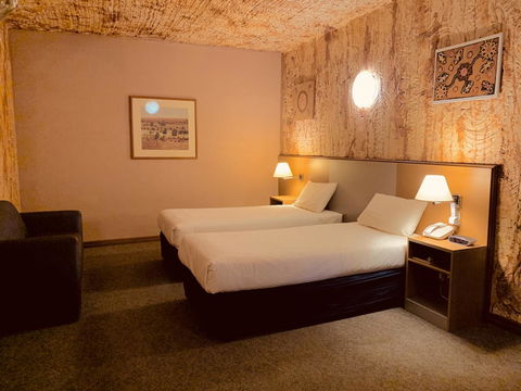 Desert Cave Hotel - Hervey Bay Accommodation 7