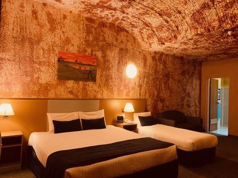 Desert Cave Hotel - Hervey Bay Accommodation 25