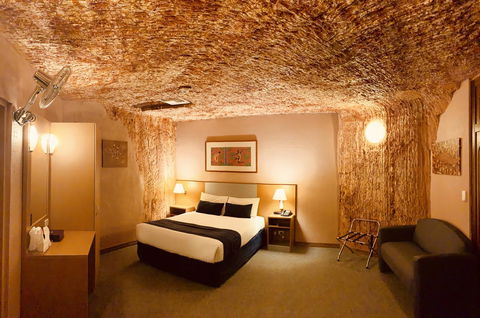 Desert Cave Hotel - Hervey Bay Accommodation 11