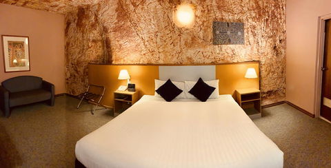 Desert Cave Hotel - Hervey Bay Accommodation 2