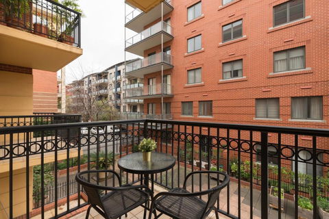 One Bedroom In Adelaideâ€™s East End FREE WIFI*Netflix*Parking - Tourism Hervey Bay 2