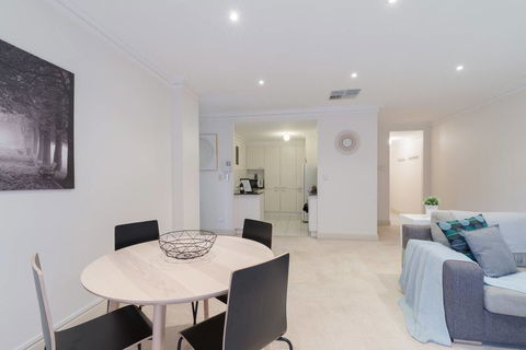One Bedroom In Adelaideâ€™s East End FREE WIFI*Netflix*Parking - Tourism Hervey Bay 18