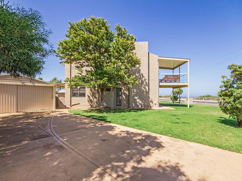 Pearl By The Sea - Tourism Hervey Bay 12
