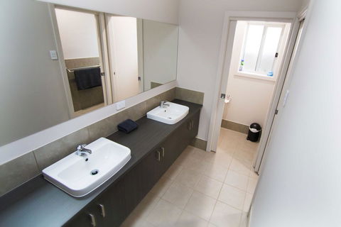 Serene Shores - Hervey Bay Accommodation 8
