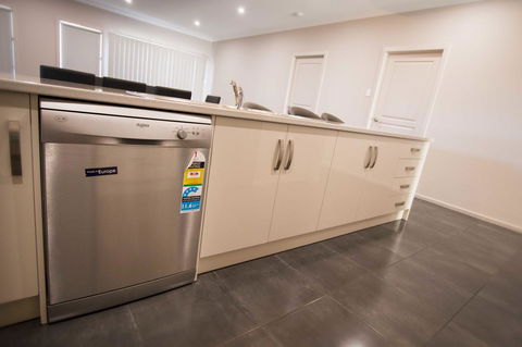 Serene Shores - Hervey Bay Accommodation 5
