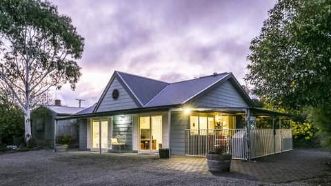 One Tree Bed And Breakfast - Hervey Bay Accommodation 0