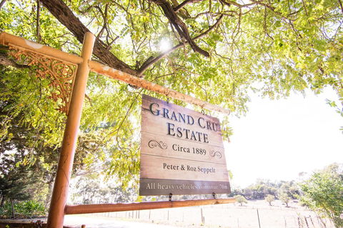 Grand Cru Estate Homestead - Hervey Bay Accommodation 7
