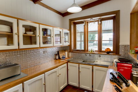 Grand Cru Estate Homestead - Hervey Bay Accommodation 6
