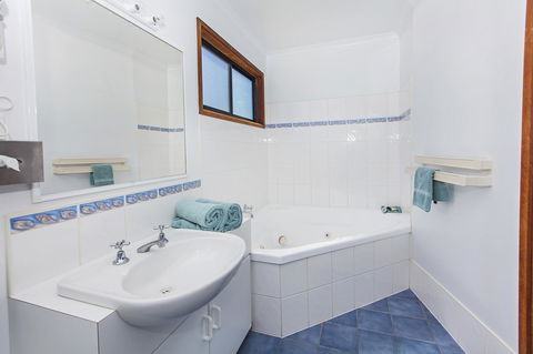 Echo Holiday Parks - Naracoorte - Hervey Bay Accommodation 30