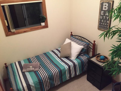 Rocks Retreat House With Sea Views - Hervey Bay Accommodation 9