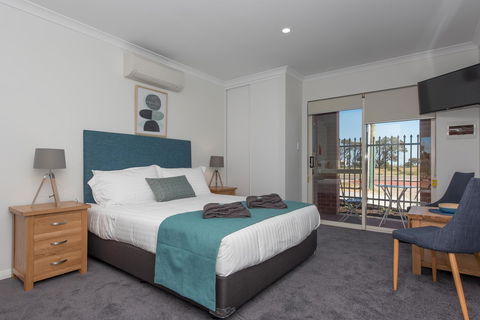 Jurien Bay Motel Apartments - Hervey Bay Accommodation 14