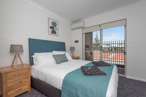 Jurien Bay Motel Apartments - Hervey Bay Accommodation 3