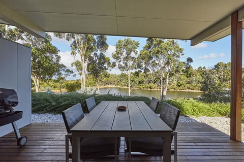 Eight Willows Retreat - Tourism Hervey Bay 4