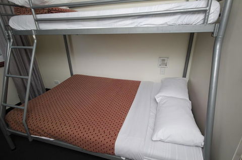 Perth City Backpackers Hostel - Note - Valid Passport Required To Check In - Hervey Bay Accommodation 1