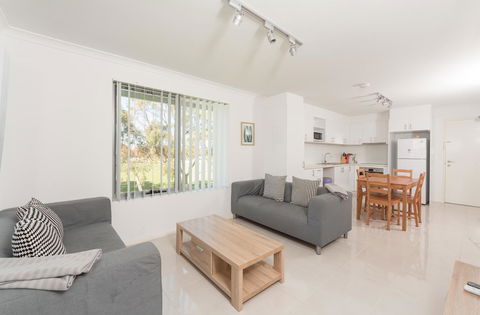 Yaran Suites - Tourism Hervey Bay 1