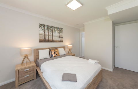 Yaran Suites - Tourism Hervey Bay 11