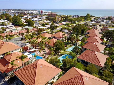 Mandurah Family Resort - Hervey Bay Accommodation 0