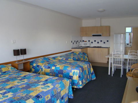 Dunsborough Central Motel - Hervey Bay Accommodation 34