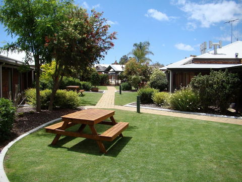 Dunsborough Central Motel - Hervey Bay Accommodation 3
