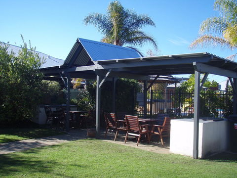 Dunsborough Central Motel - Hervey Bay Accommodation 14