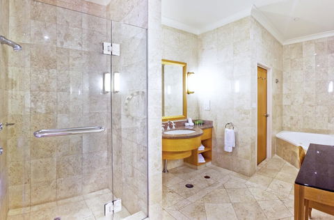 Duxton Hotel Perth - Hervey Bay Accommodation 3