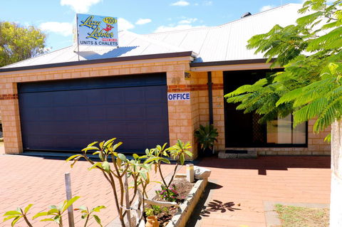 Lazy Lobster Holiday Units & Chalets - Tourism Hervey Bay 17
