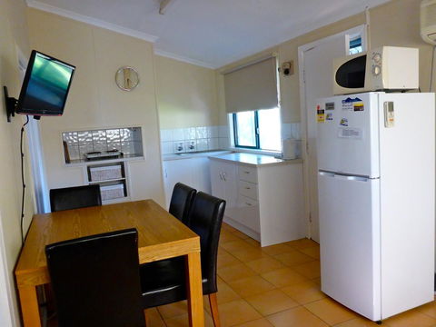 Lazy Lobster Holiday Units & Chalets - Tourism Hervey Bay 24