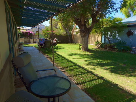 Lazy Lobster Holiday Units & Chalets - Tourism Hervey Bay 30