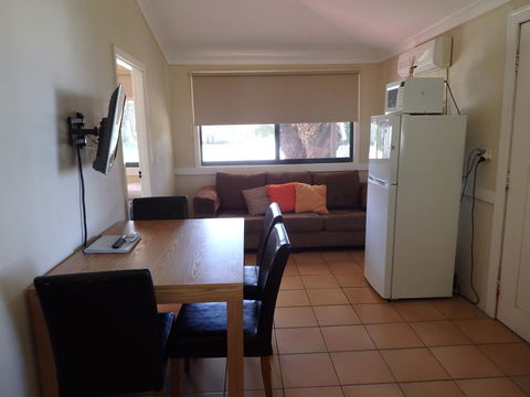 Lazy Lobster Holiday Units & Chalets - Tourism Hervey Bay 3