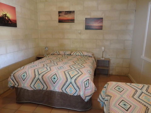 Lazy Lobster Holiday Units & Chalets - Tourism Hervey Bay 1