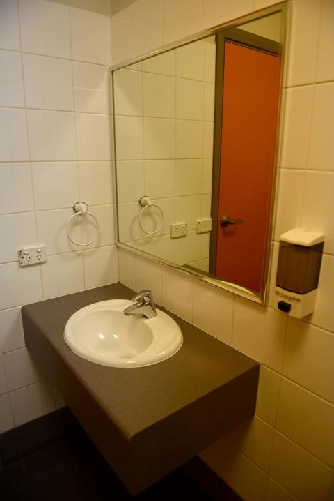 The Emperors Crown Hostel - Hervey Bay Accommodation 36