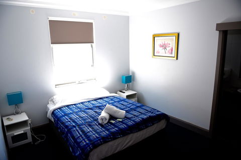 The Emperors Crown Hostel - Hervey Bay Accommodation 29