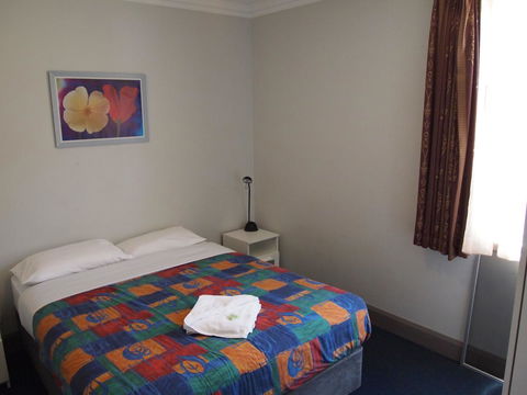 The Emperors Crown Hostel - Hervey Bay Accommodation 40