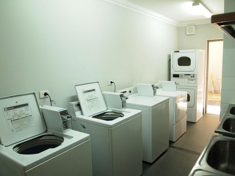 The Emperors Crown Hostel - Hervey Bay Accommodation 44