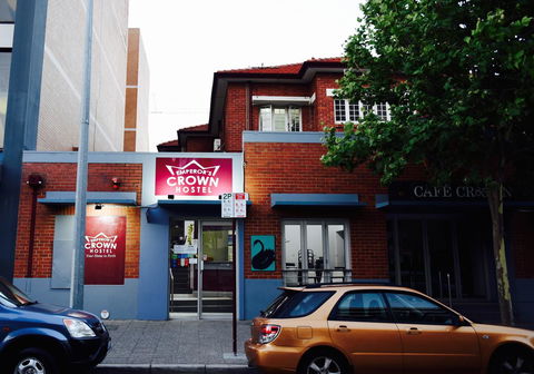The Emperors Crown Hostel - Hervey Bay Accommodation 0