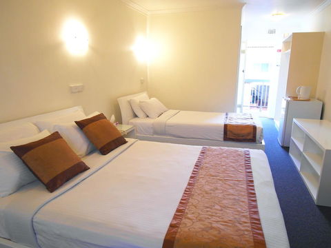 Econo Lodge Rivervale - Tourism Hervey Bay 0