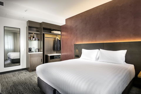 Holiday Inn West Perth, An IHG Hotel - Hervey Bay Accommodation 8