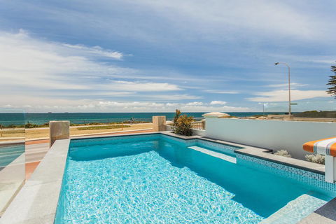Cottesloe Beach House I - Tourism Hervey Bay 2