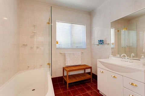 Cottesloe Beach House I - Tourism Hervey Bay 4
