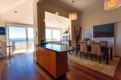 Cottesloe Beach House I - Tourism Hervey Bay 12