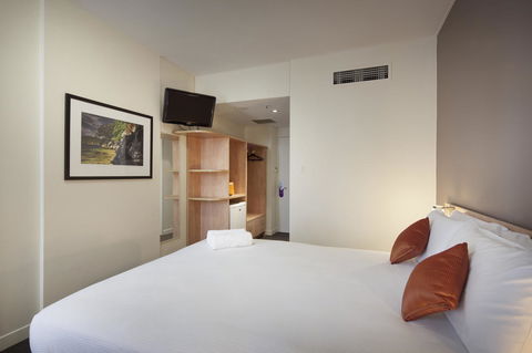 Ibis Perth - Tourism Hervey Bay 25