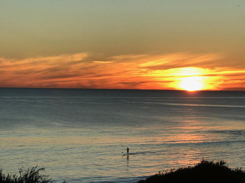 Cottesloe Beachfront Ocean View Apartment - Tourism Hervey Bay 4
