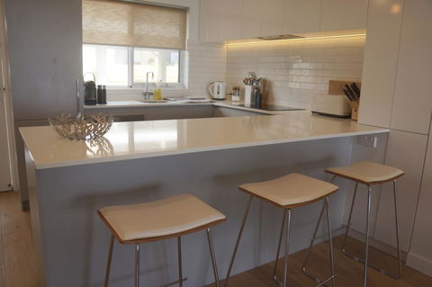 Cottesloe Beachfront Ocean View Apartment - Tourism Hervey Bay 13