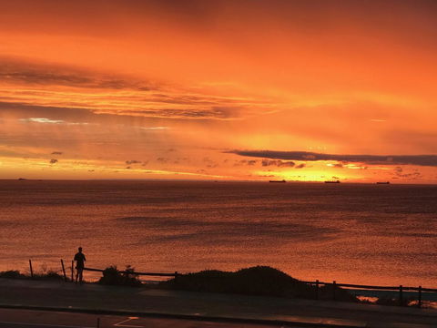 Cottesloe Beachfront Ocean View Apartment - Tourism Hervey Bay 14