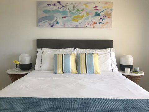 Cottesloe Beachfront Ocean View Apartment - Tourism Hervey Bay 3